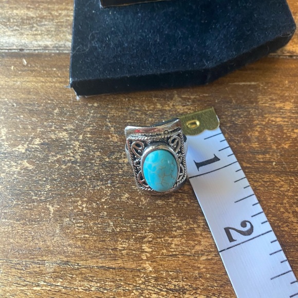 Silver and Turquoise stone look ring - Picture 6 of 8